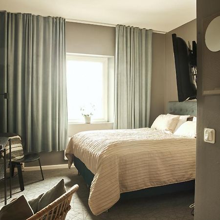 Hasse Pa Sjoekanten Hotell & Restaurang 延雪平 外观 照片