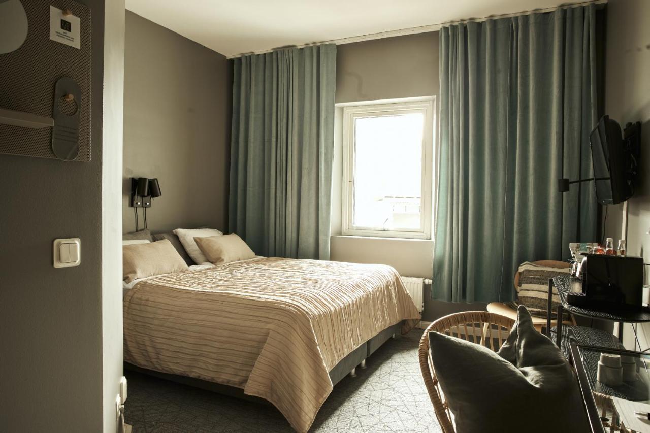 Hasse Pa Sjoekanten Hotell & Restaurang 延雪平 外观 照片
