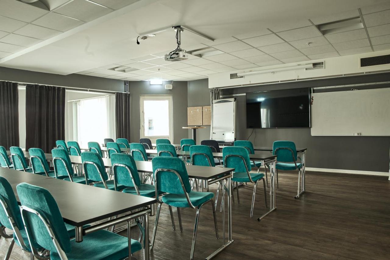 Hasse Pa Sjoekanten Hotell & Restaurang 延雪平 外观 照片