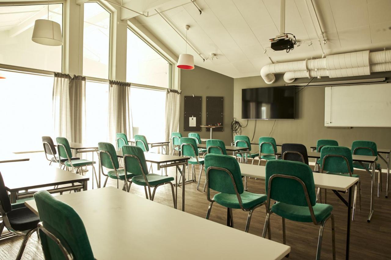 Hasse Pa Sjoekanten Hotell & Restaurang 延雪平 外观 照片