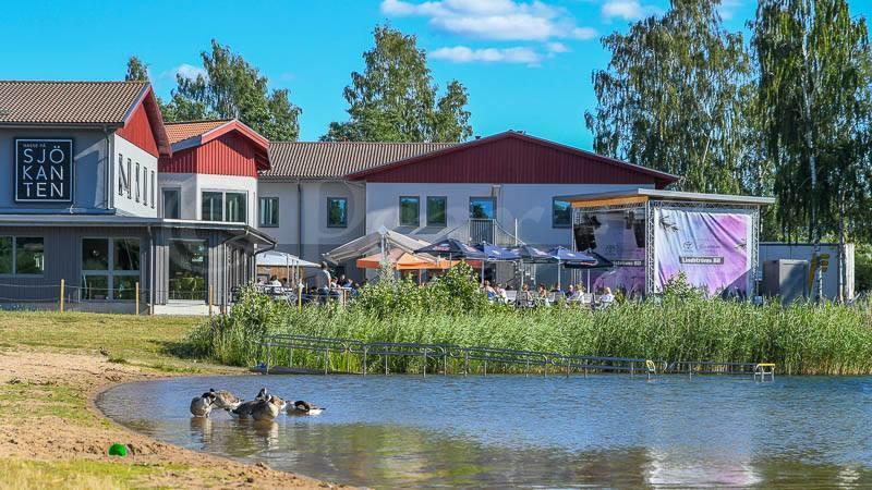 Hasse Pa Sjoekanten Hotell & Restaurang 延雪平 外观 照片