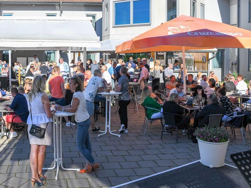 Hasse Pa Sjoekanten Hotell & Restaurang 延雪平 外观 照片
